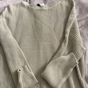 Cute beige Sweater!✨